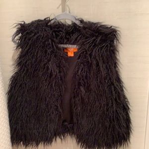black, fuzzy, joe fresh vest